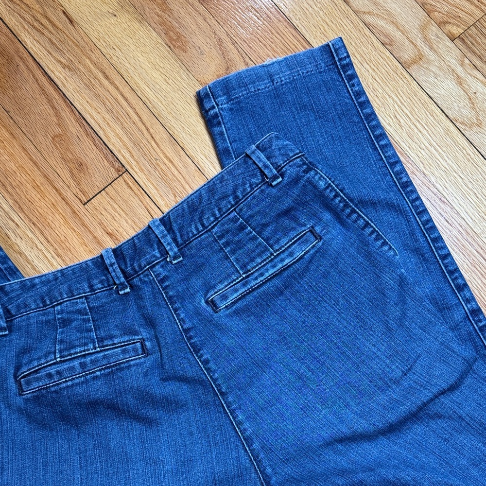 L.L. Bean Jeans Women's Straight Leg Classic Fit Blue Jeans 6 Reg